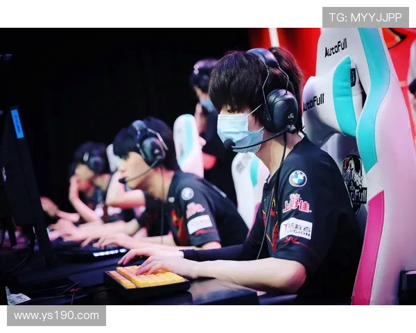 CSGO战术解析：深入探讨FPX战队的技术优势与战术布局