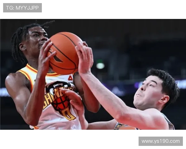 深圳篮球队个人能力引发热议球迷对球员表现的不同看法探讨 深圳篮球队个人能力引发热议球迷对球员表现的不同看法探讨