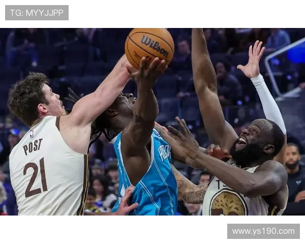 12月30日勇士对阵黄蜂精彩直播全程回顾与赛后分析 12月30日勇士对阵黄蜂精彩直播全程回顾与赛后分析